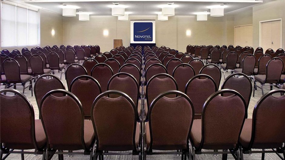 Novotel Montreal Aeroport Meeting