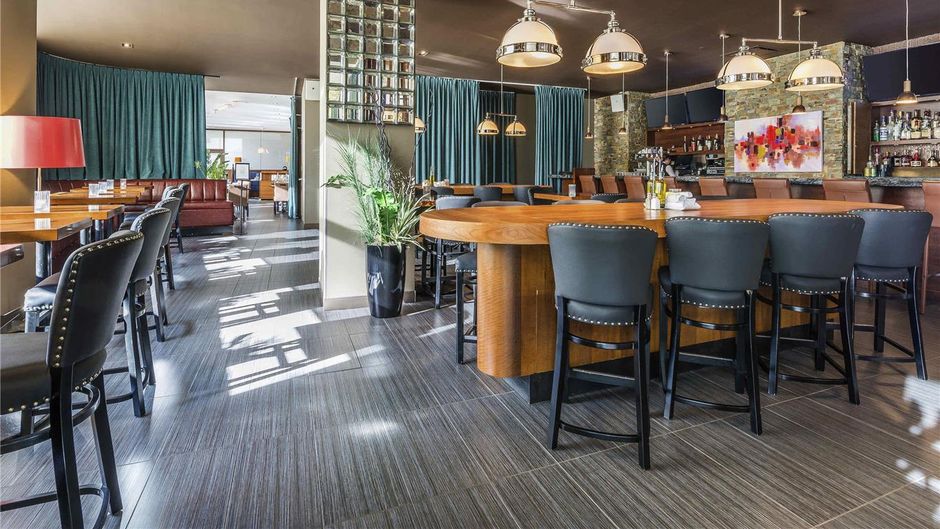 Novotel Montreal Aeroport Restaurant