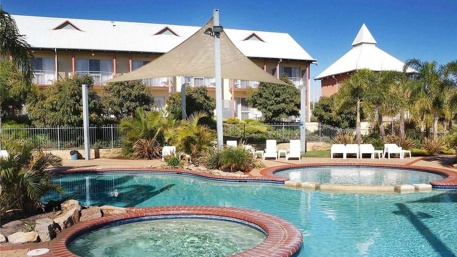 Mercure Bunbury Sanctuary Golf Resort Exterior
