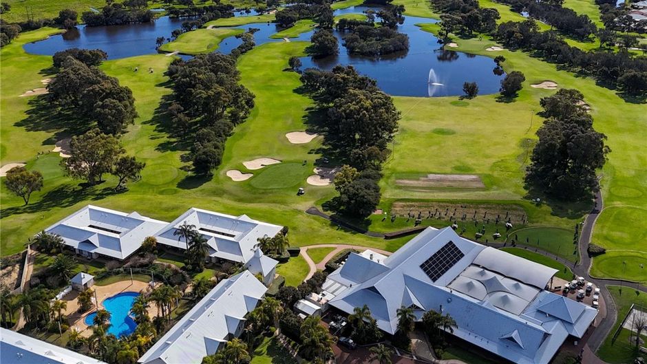 Mercure Bunbury Sanctuary Golf Resort Exterior