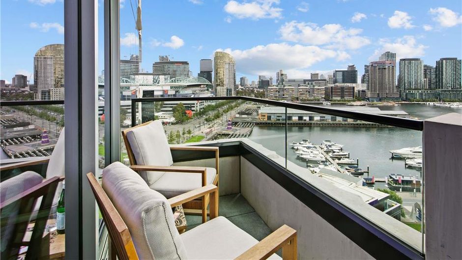 The Sebel Residences Melbourne Docklands Room