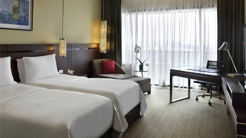 Sofitel Philippine Plaza Manila Room