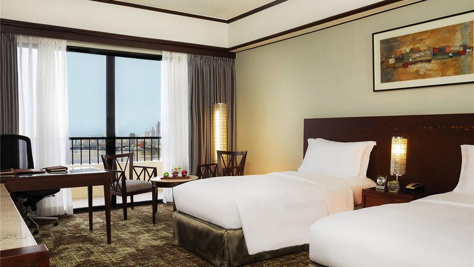 Sofitel Philippine Plaza Manila Room