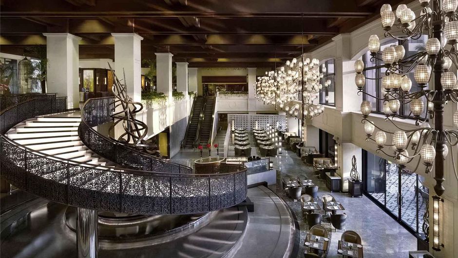 Sofitel Philippine Plaza Manila Exterior