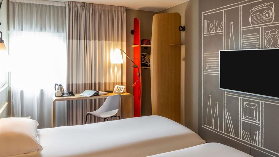 Ibis Birmingham Airport Hotel Room