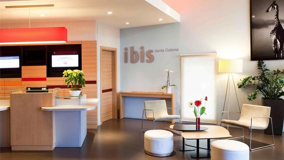 Ibis Barcelona Santa Coloma Exterior