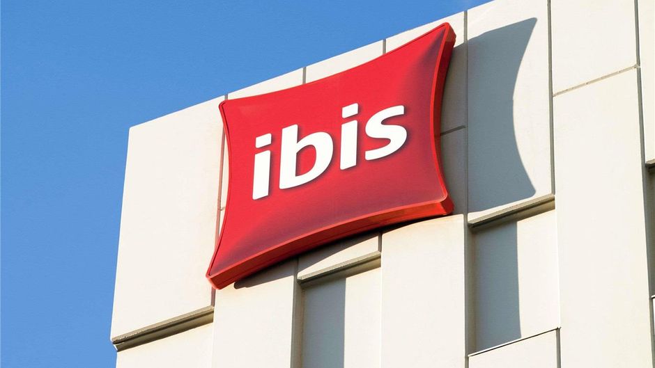Ibis Barcelona Santa Coloma Exterior