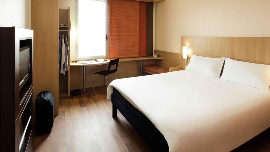 Ibis Barcelona Santa Coloma Room