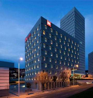 Ibis Barcelona Santa Coloma