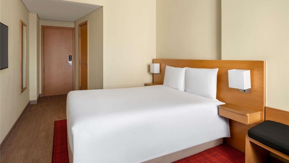 Ibis Mall Avenue Dubai Room