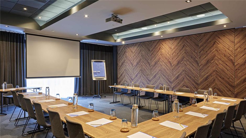 Novotel Edinburgh Park Meeting