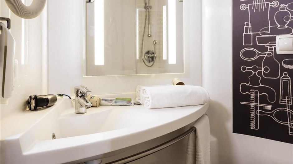 Ibis Cannes Mandelieu Room