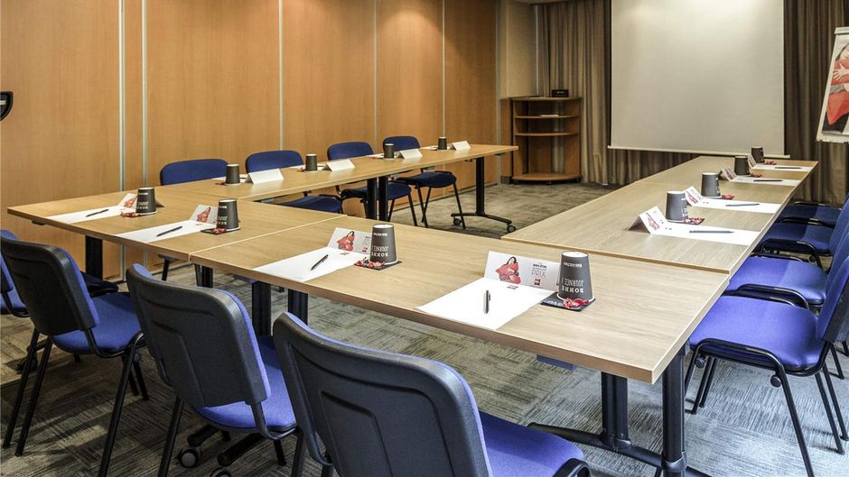 Ibis Cannes Mandelieu Meeting