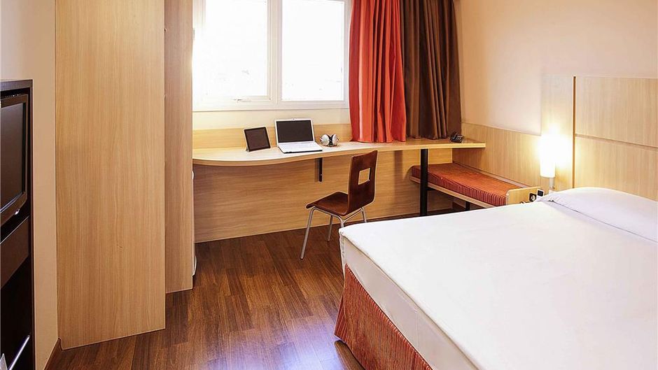 Ibis Uberlandia Hotel Room
