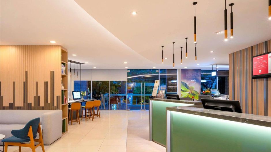 Hotel Ibis Sathorn Bangkok Exterior