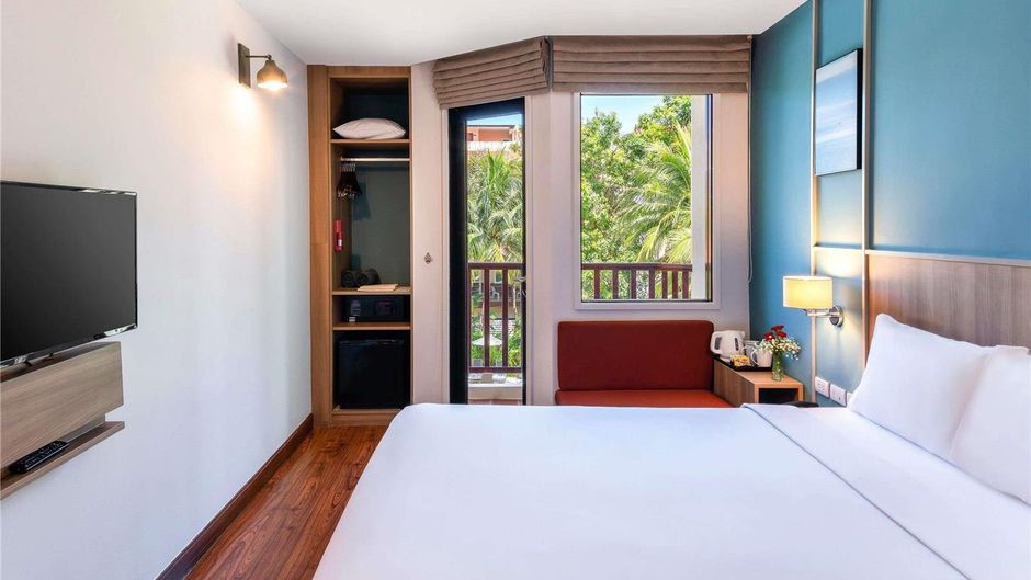 Hotel Ibis Phuket Patong Exterior