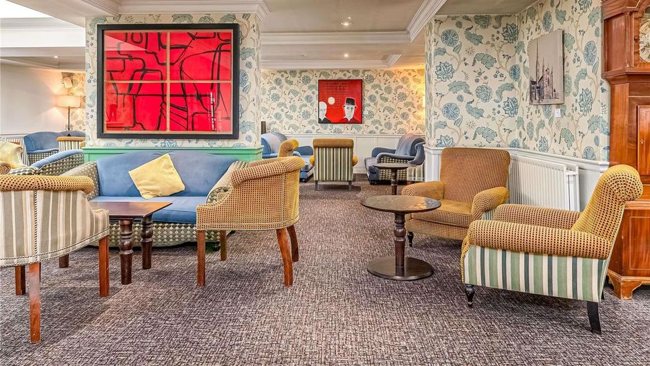Mercure White Hart Salisbury Exterior