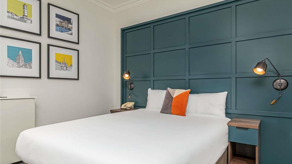 Mercure White Hart Salisbury Exterior