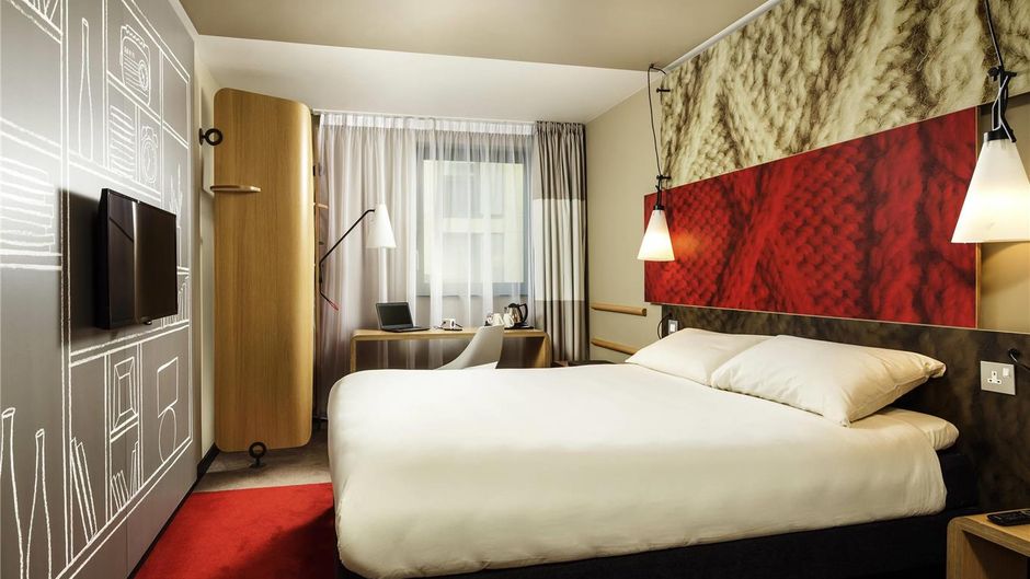 The Ibis Swansea Bay Hotel Room