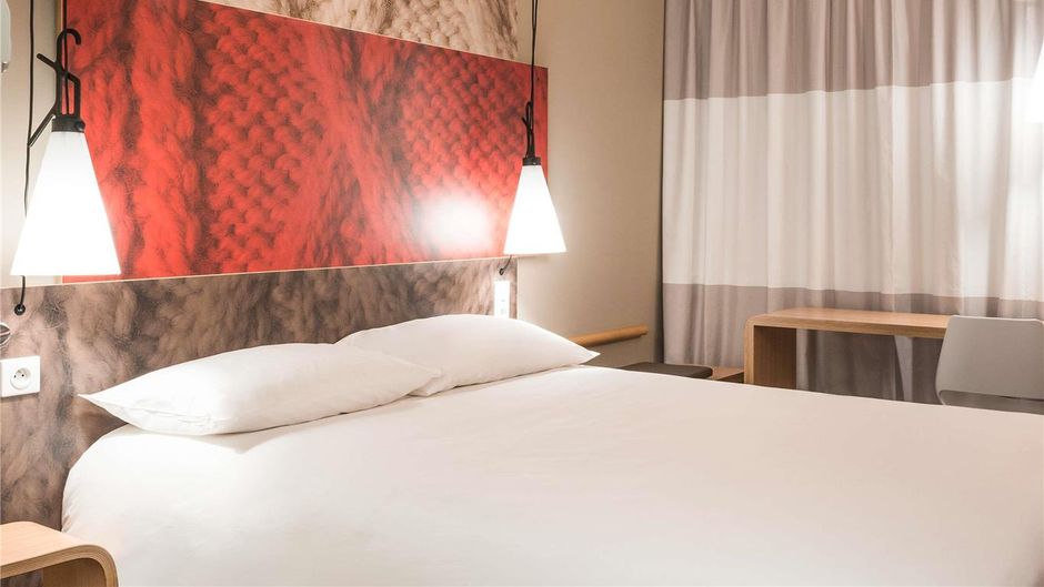 The Ibis Swansea Bay Hotel Room