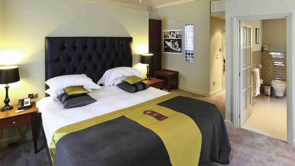Mercure Eastgate Townhouse Room
