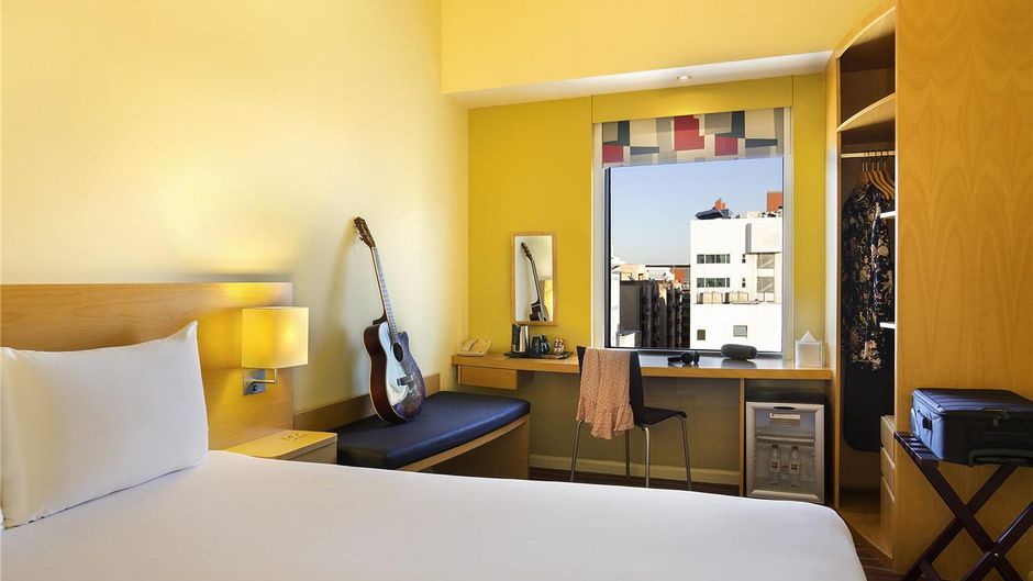 Ibis Al Rigga Room