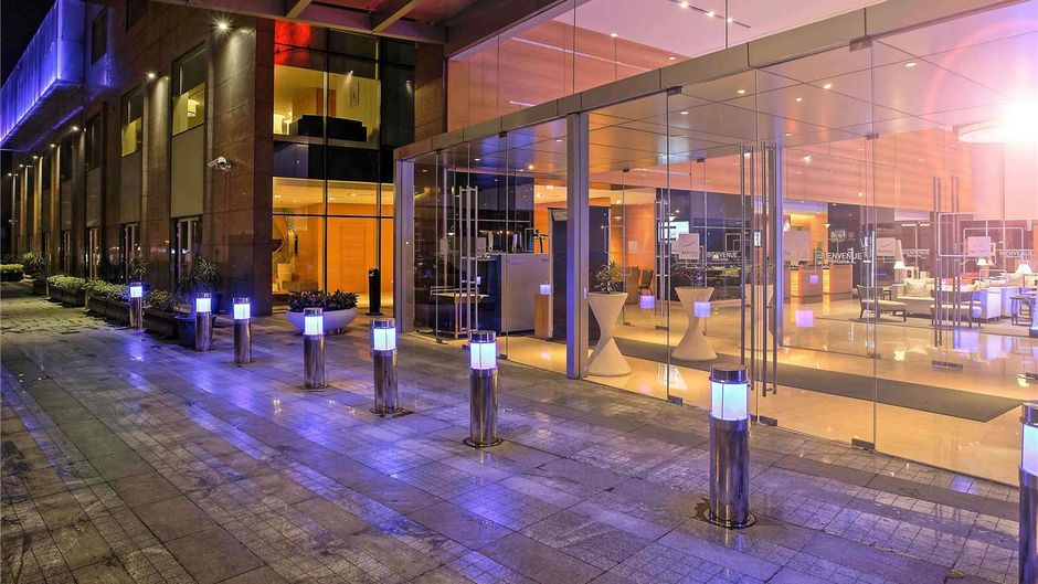 Novotel Pune Nagar Road Exterior