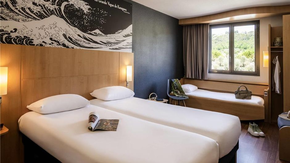 Hotel Ibis Cannes Mouans Sartoux Room
