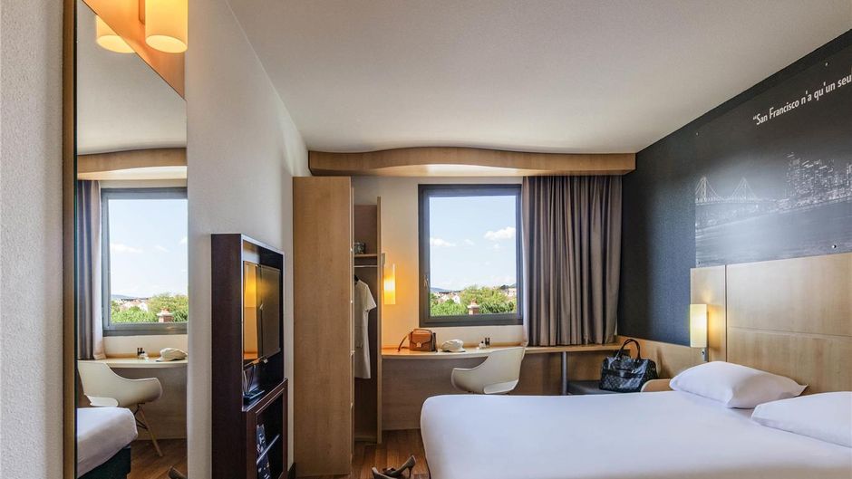 Hotel Ibis Cannes Mouans Sartoux Room