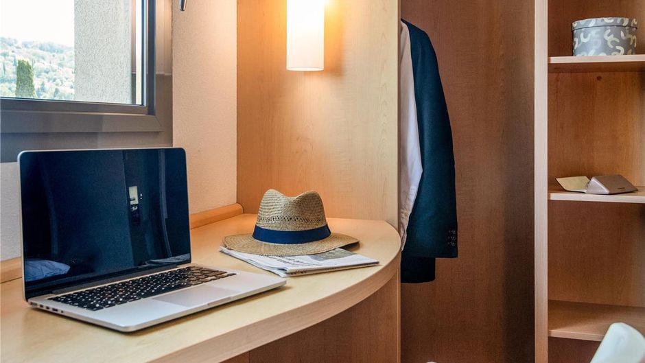 Hotel Ibis Cannes Mouans Sartoux Room
