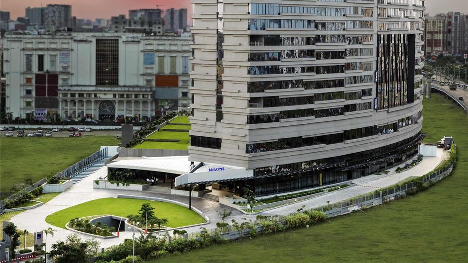 Novotel Kolkata Hotel & Residences Exterior