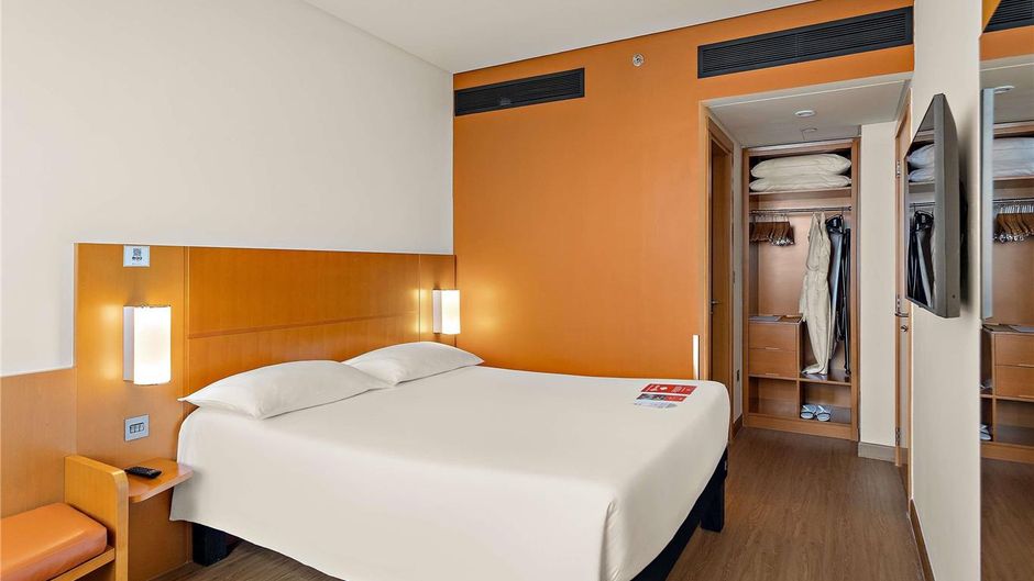 Ibis Abu Dhabi Gate Room