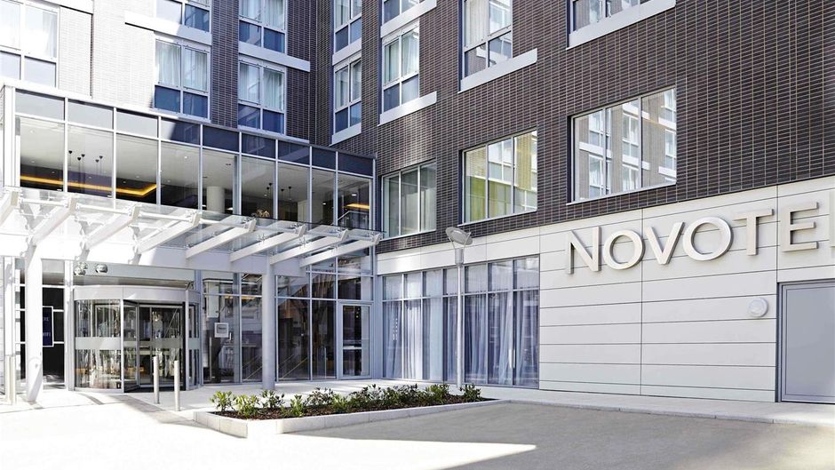 Novotel London Brentford Exterior