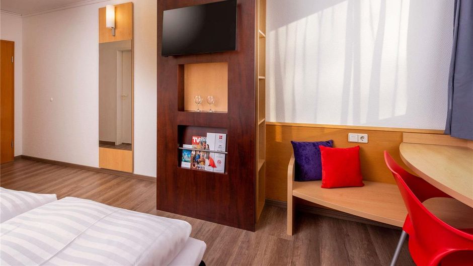 Ibis Kassel Melsungen Room