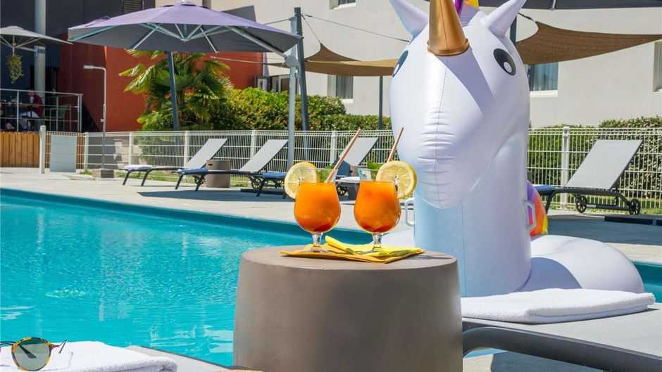 Ibis Styles Pertuis Exterior
