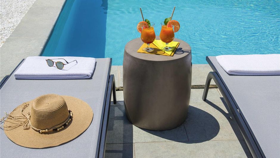 Ibis Styles Pertuis Pool