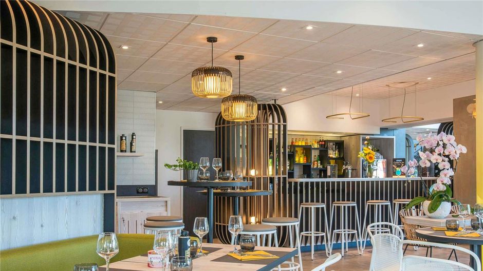 Ibis Styles Pertuis Exterior