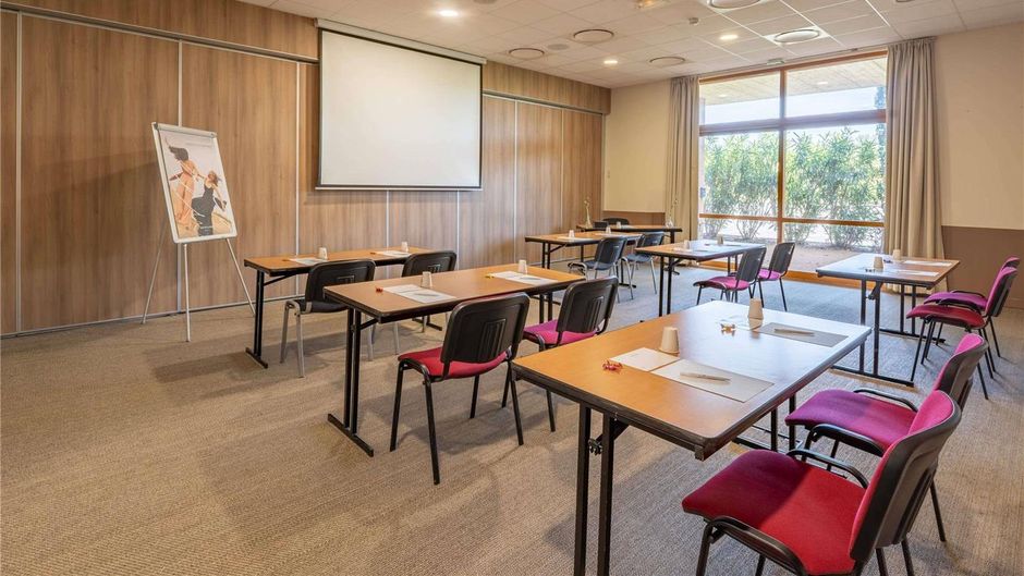Mercure Aix en Provence Ste Victoire Meeting