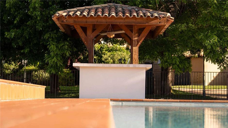 Mercure Aix en Provence Ste Victoire Pool