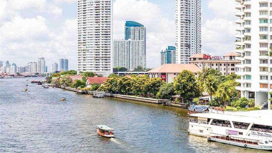 Hotel Ibis Bangkok Riverside Exterior