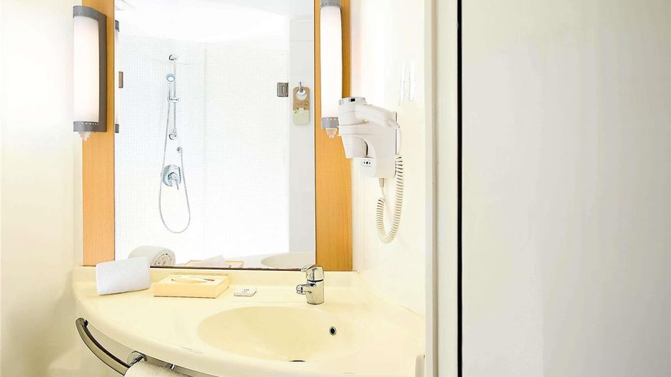 Ibis Navi Mumbai Room