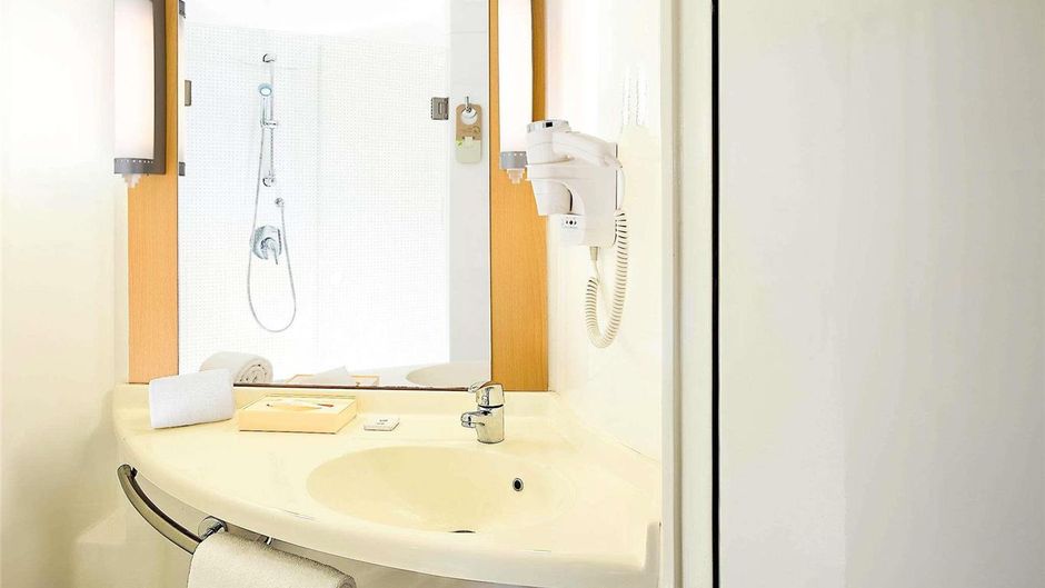 Ibis Navi Mumbai Room