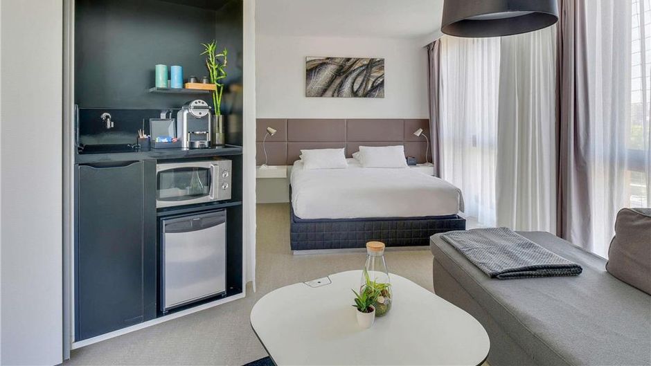 Novotel Suites Paris Issy les Molineaux Room