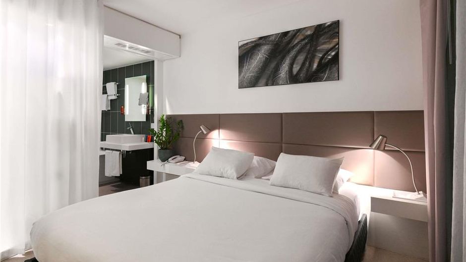 Novotel Suites Paris Issy les Molineaux Room