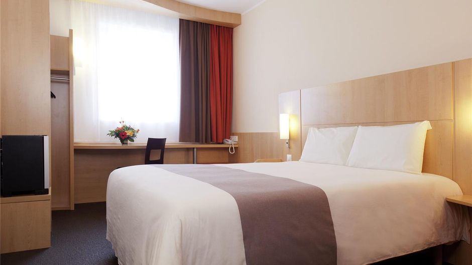 Ibis Bata Room