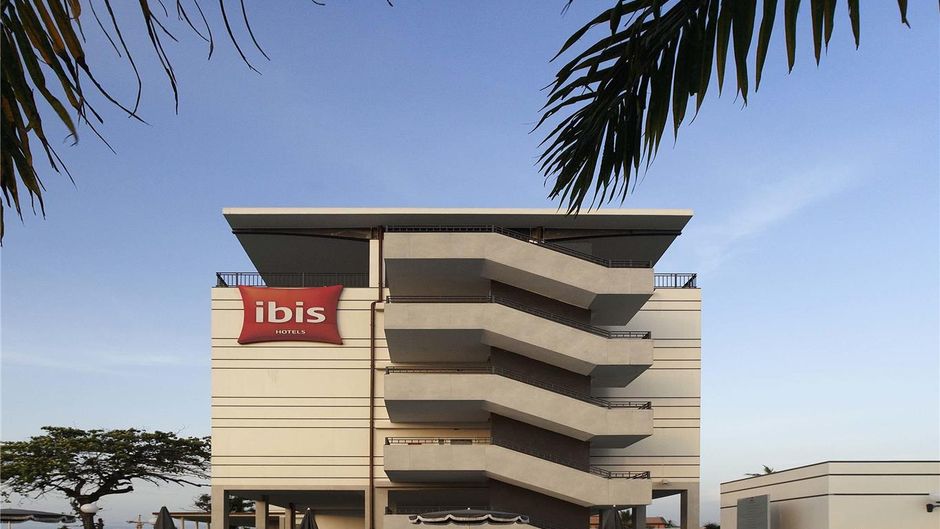 Ibis Bata Exterior