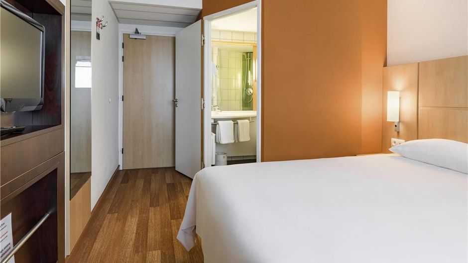 Ibis Warszawa Reduta Hotel Room
