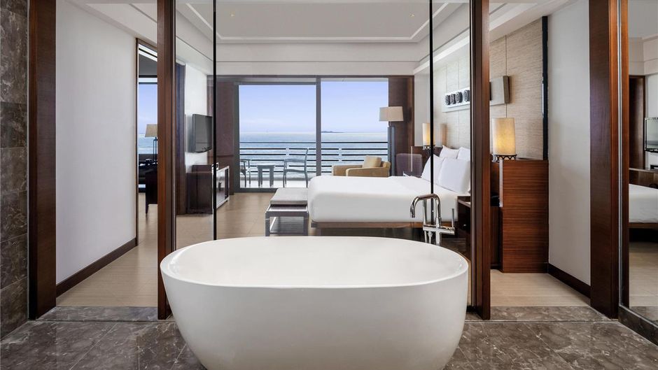 Pullman Sanya Bay Resort & Spa Suite