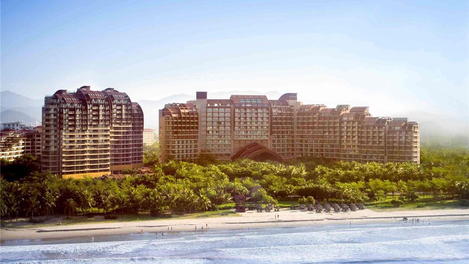 Pullman Sanya Bay Resort & Spa Exterior