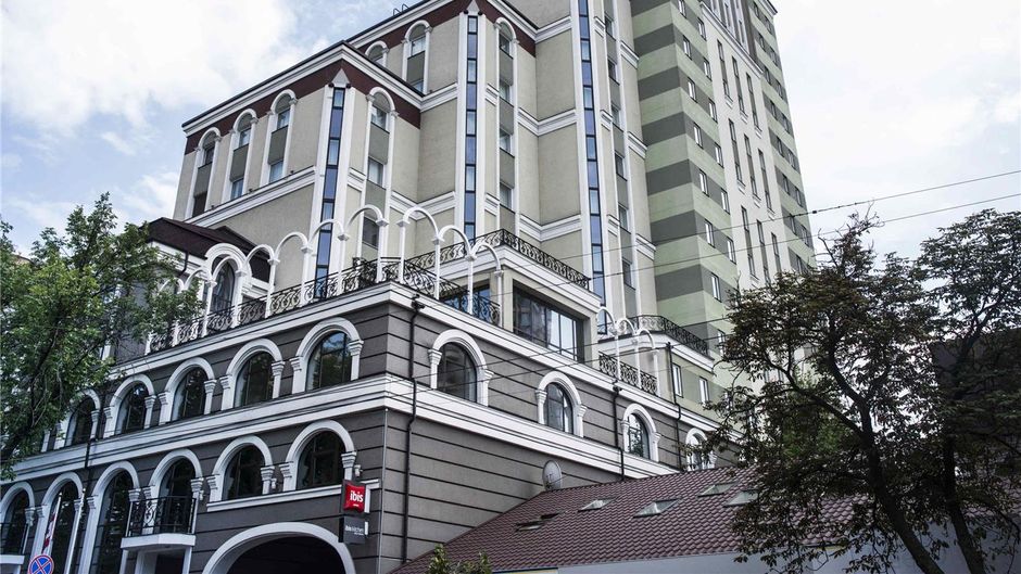 Ibis Kyiv City Center Exterior